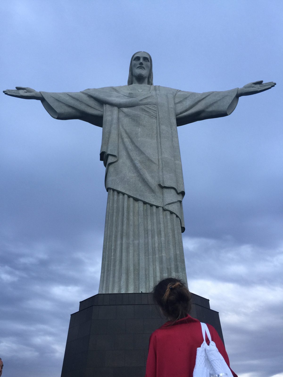 La estatua del Cristo Redentor tiene más de treinta metros de altura...