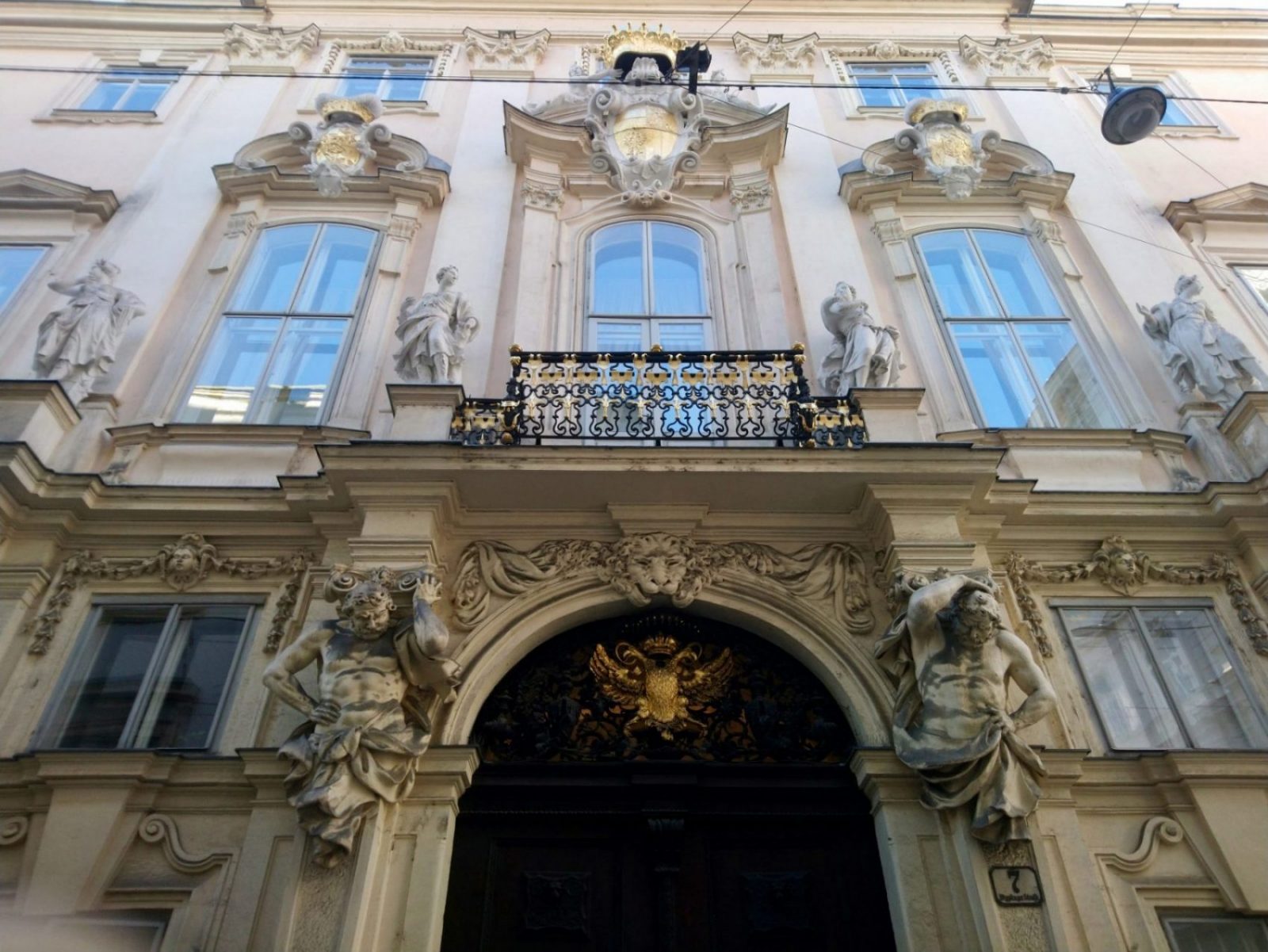 Palacio de Hofburg. La fastuosidad de sus palacios...